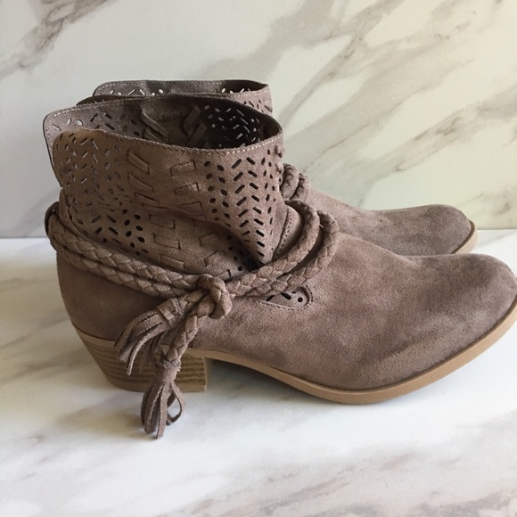 Report Shoes - 3/$25 REPORT Cowboy Heeled Ankle Booties